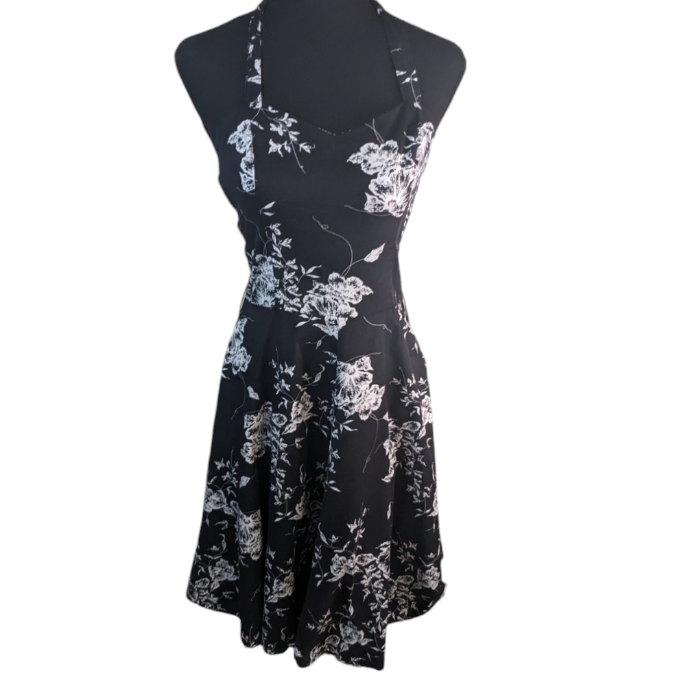 Hearts and roses halter fit and flare size 8 Rockabilly pin up girl style